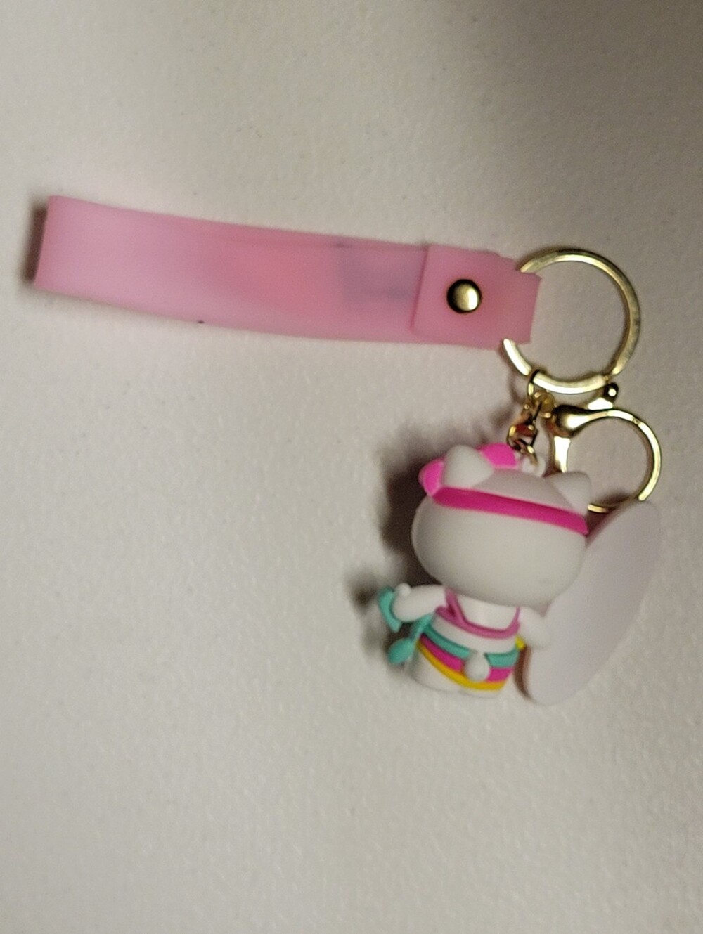 Hello Kitty Pink Surfboard Keychain - Picture 3 of 4